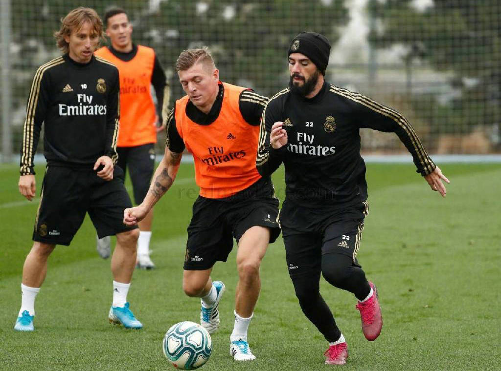 开云APP-冲刺阶段欧冠焦点战，纽卡斯尔回应争议，更衣室稳定，球探报告显示潜力的简单介绍